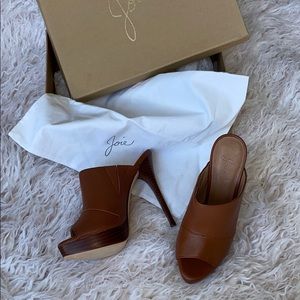 Joie Raja Mules in Rust color. Size 37. BNIB